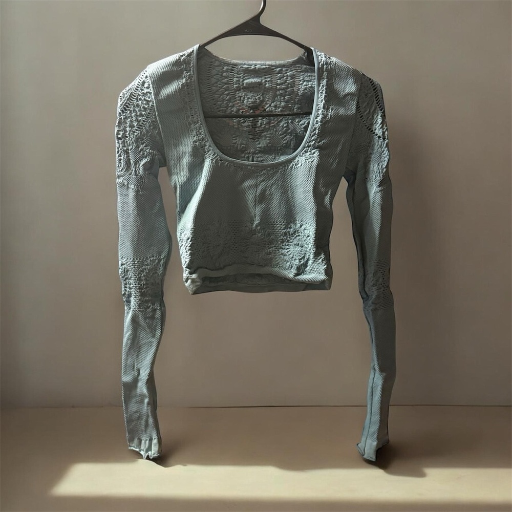 Free People Movement The Class NWOT m/l lace workout top